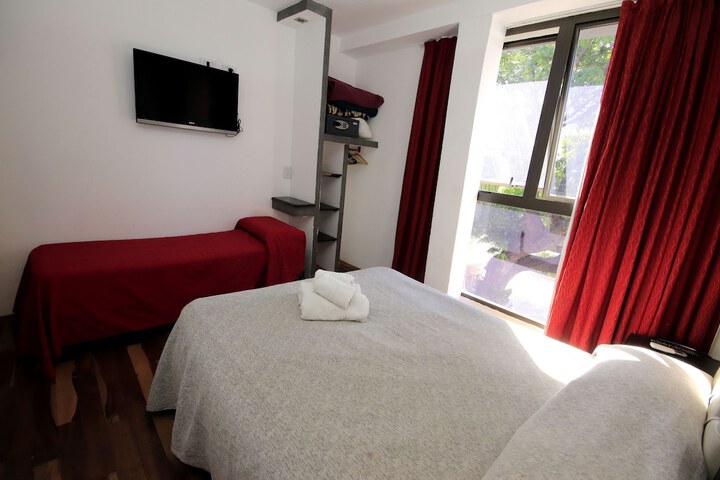 Room 6 of 38