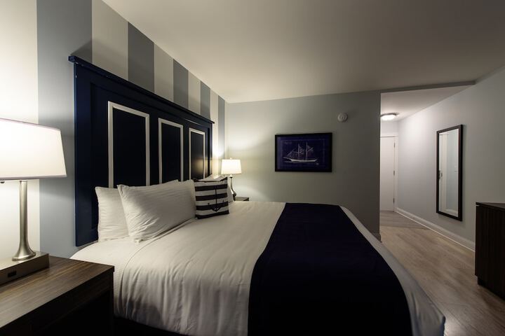 Room 7 of 56
