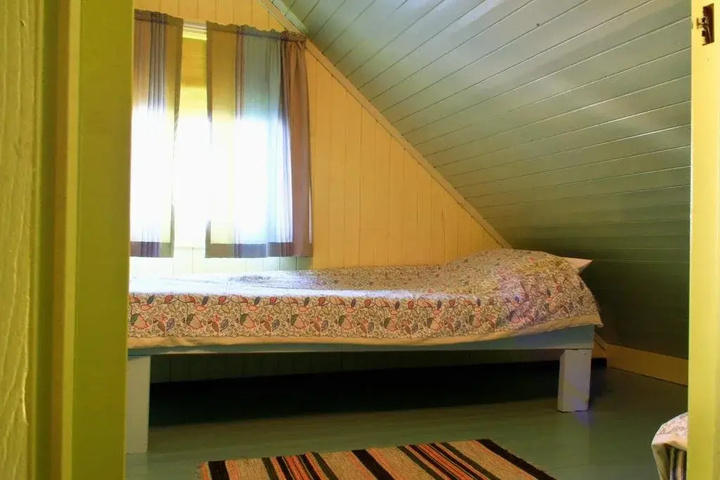 Room 4 of 15