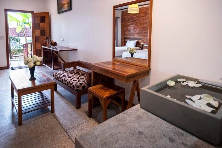 Room 5 of 19