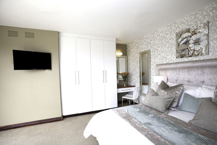 Room 18 of 118