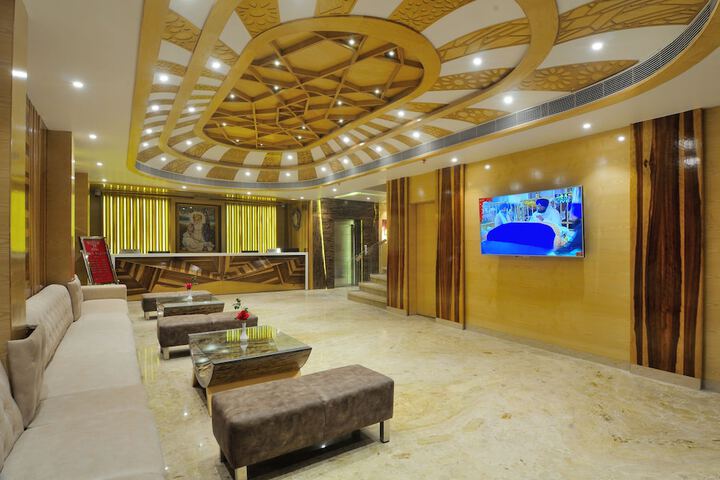 Entrance & Lobby