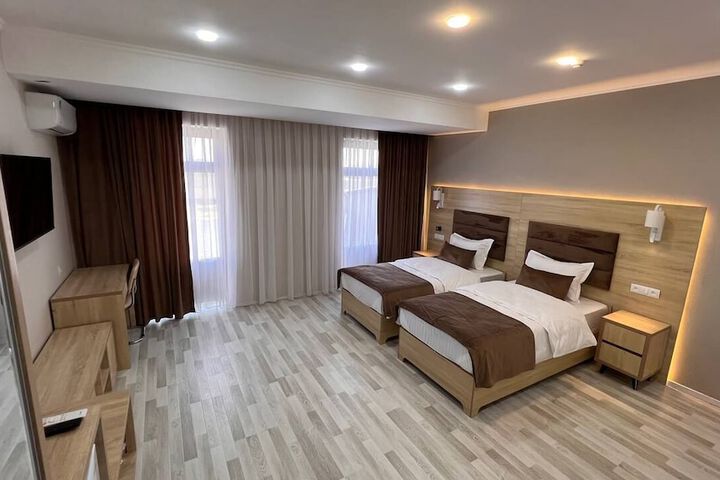 Room 7 of 36