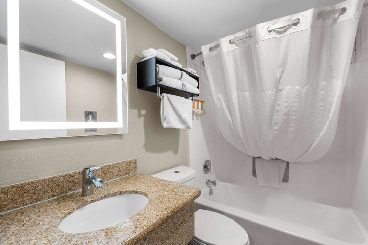 Double Accessible King Size Bed (3 of 11)