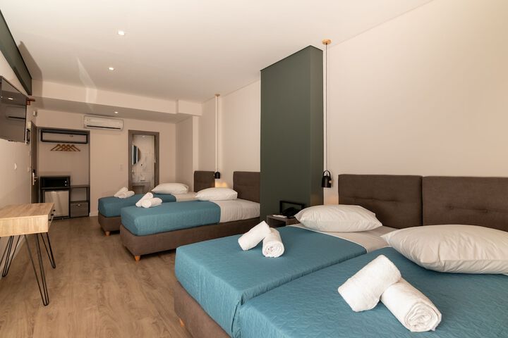 Room 8 of 48
