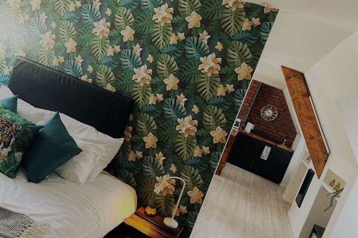 Room 21 of 35