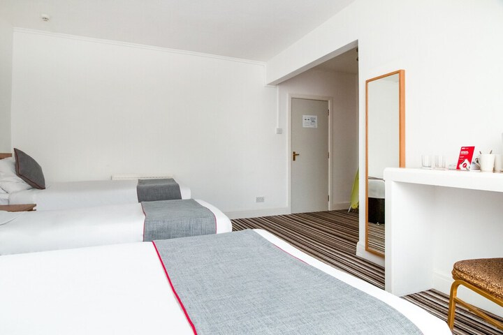 Room 43 of 64