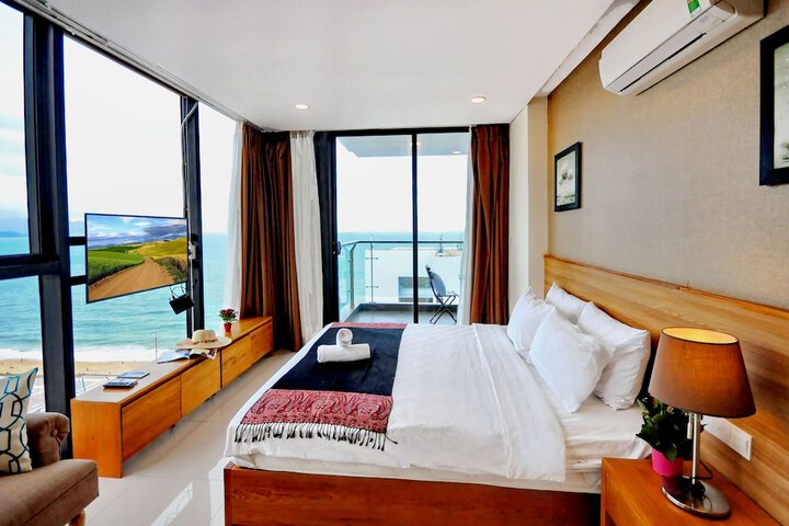 Room 32 of 230