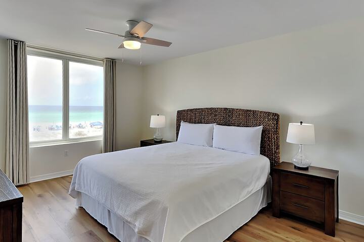 Room 15 of 118