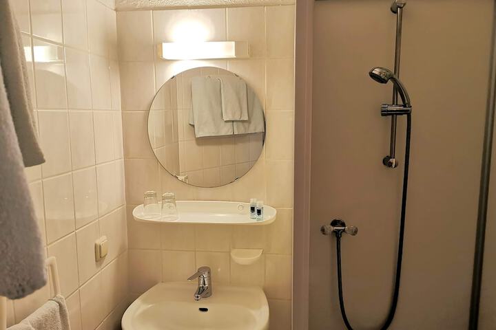Room 36 of 52