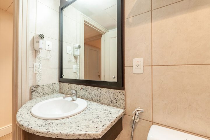 Room 15 of 28