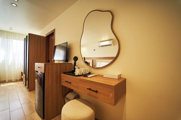 Room 32 of 174