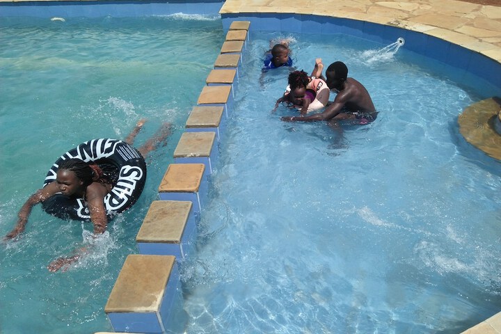 Pool 15 of 24