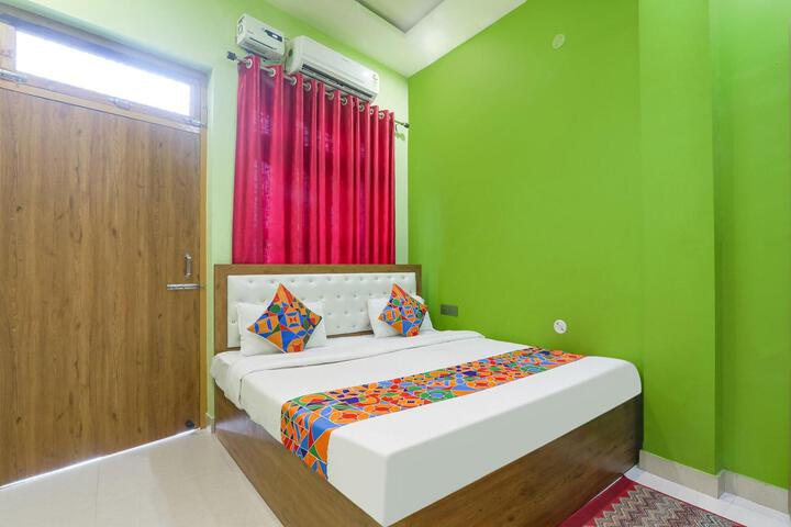 Room 3 of 33