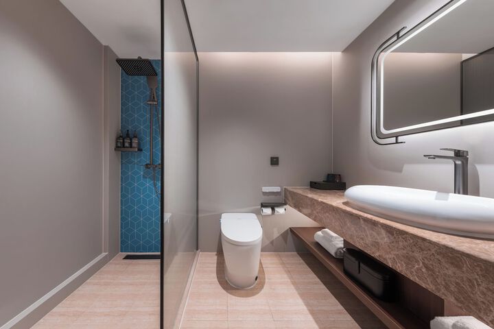 Room 13 of 25