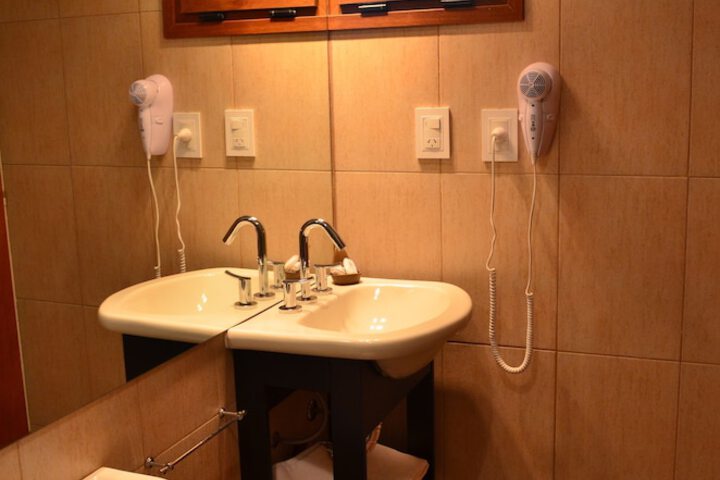 Room 12 of 15