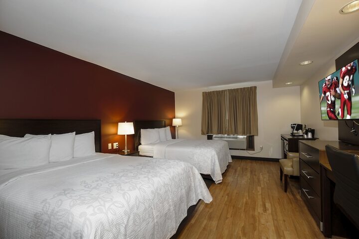 Deluxe 2 Queen Beds (2 of 24)