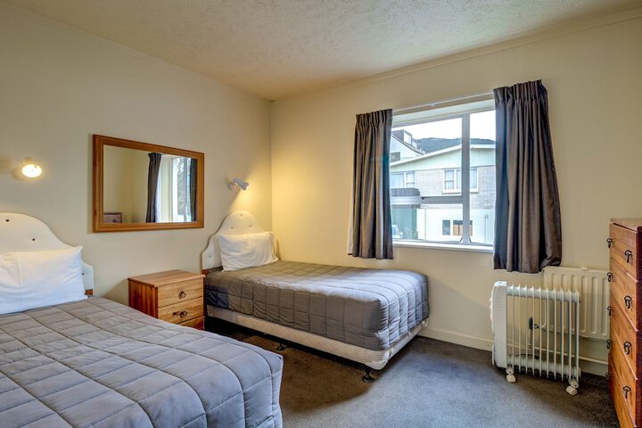 Room 4 of 31