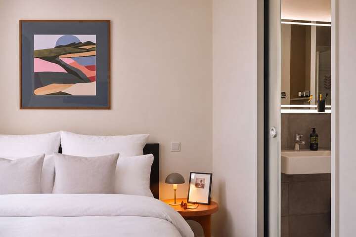 Room 11 of 26