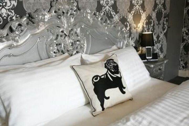 Room 17 of 19