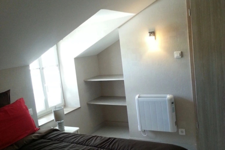 Room 5 of 16