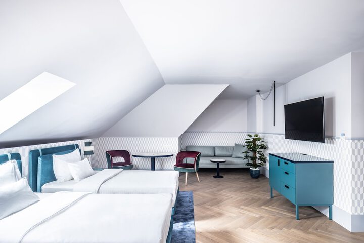 Room 22 of 64