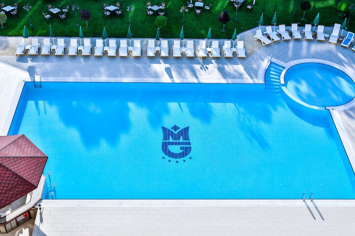 Pool 31 of 45