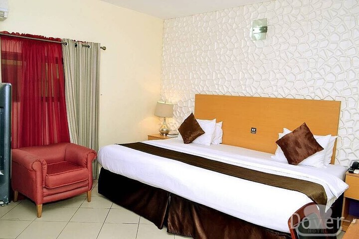 Room 3 of 33
