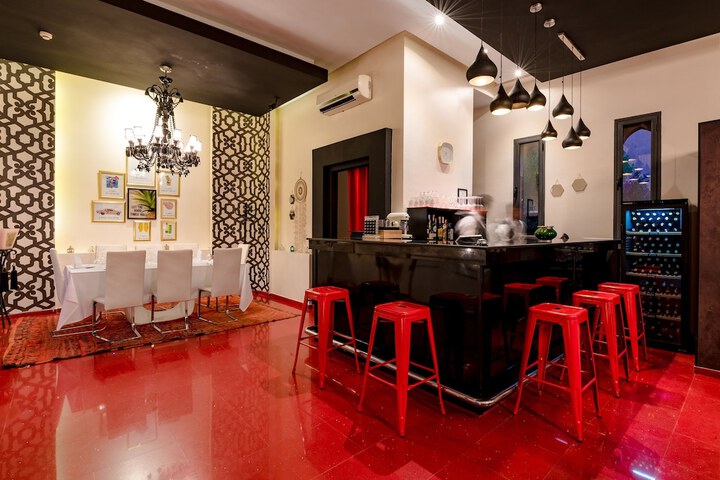 Lounge 162 of 180
