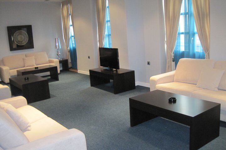 Entrance & Lobby
