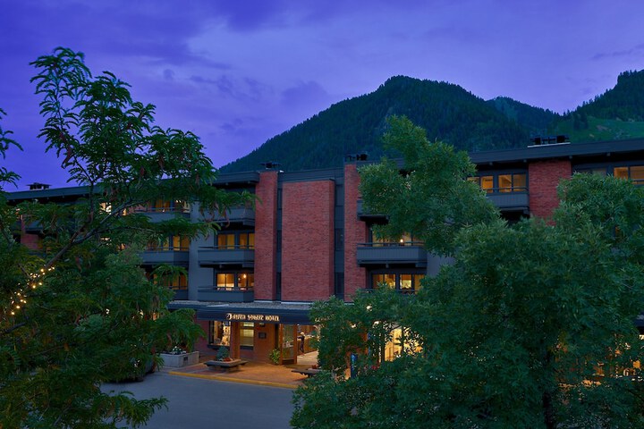 Hotel 169 of 185