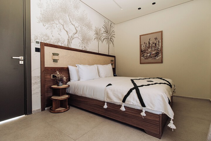 Room 3 of 9