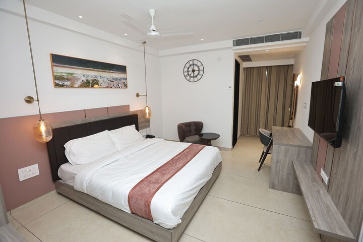 Room 2 of 23