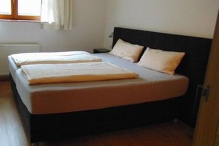 Room 18 of 25