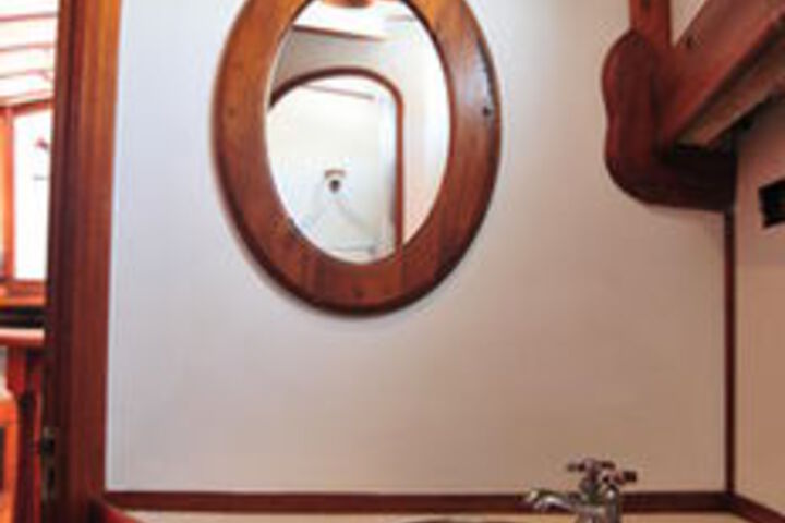 Room 9 of 38