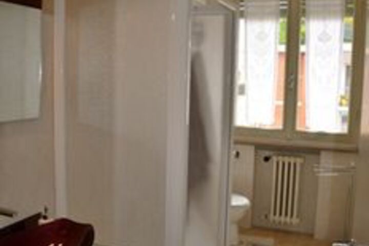 Room 8 of 61