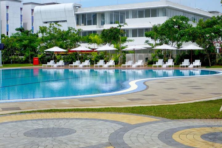 Pool 18 of 28
