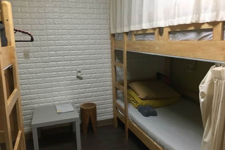 Room 7 of 38