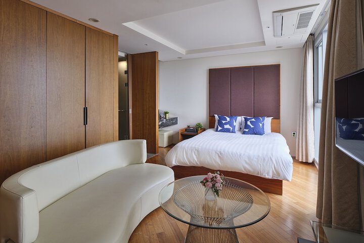 Room 22 of 62