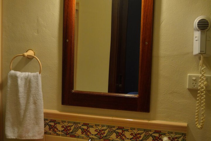 Room 16 of 36