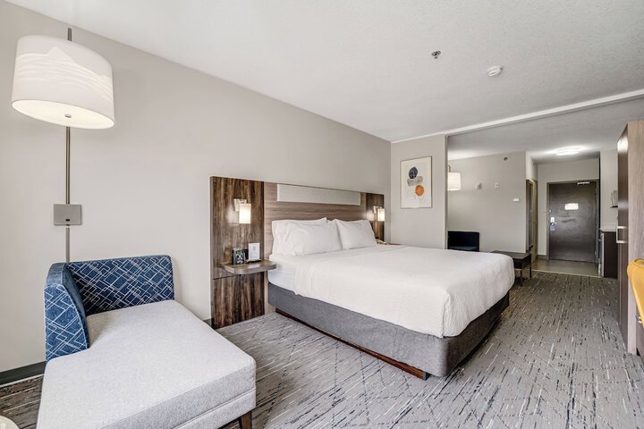 Room 15 of 64