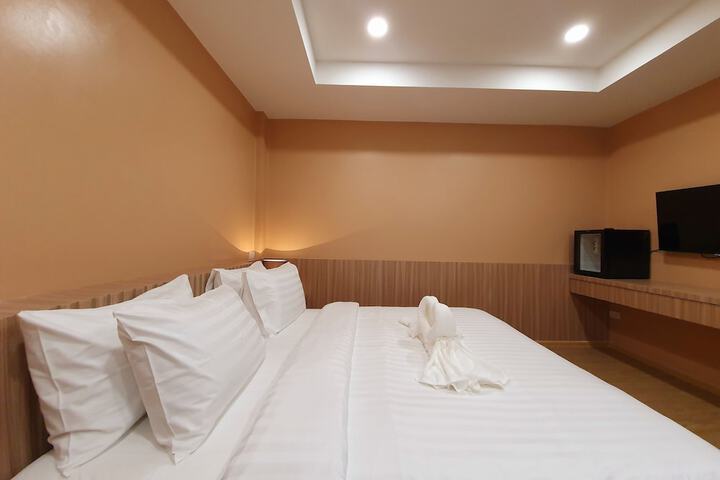 Room 8 of 164