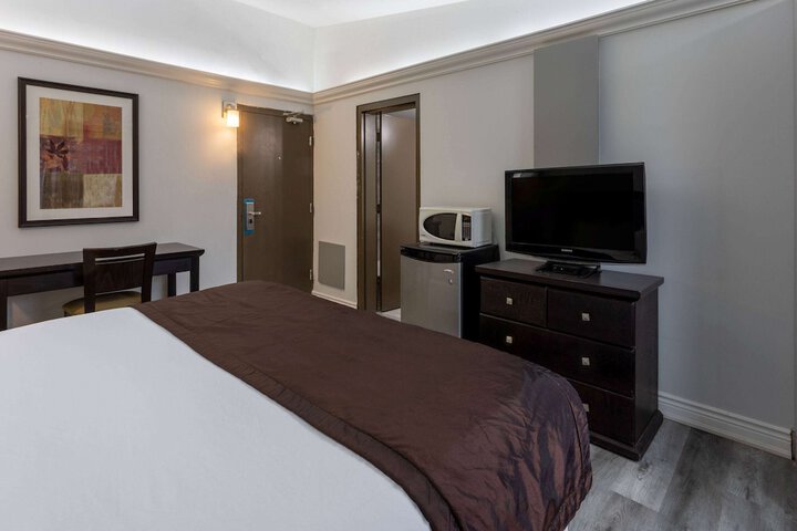Room 12 of 44