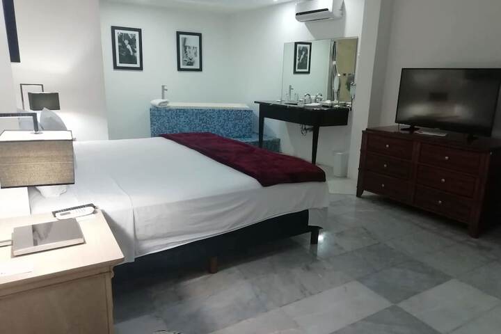 Room 14 of 60