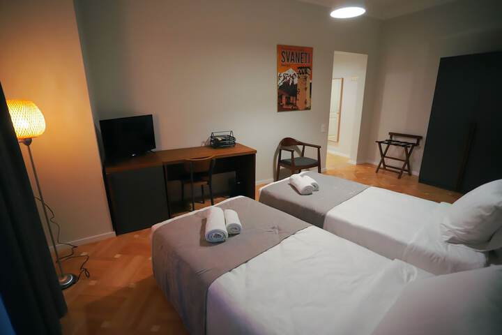 Room 7 of 36