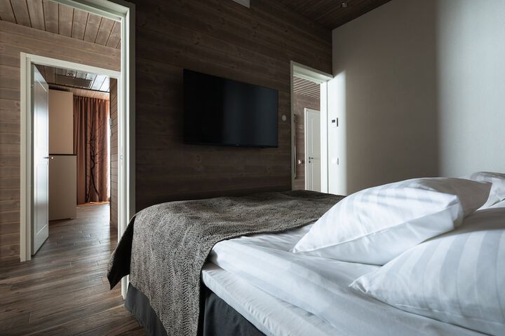 Room 26 of 102