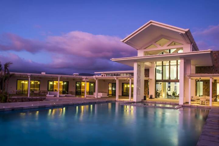 Hotel Pool