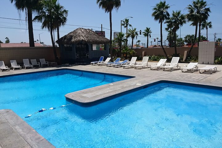 Hotel Pool