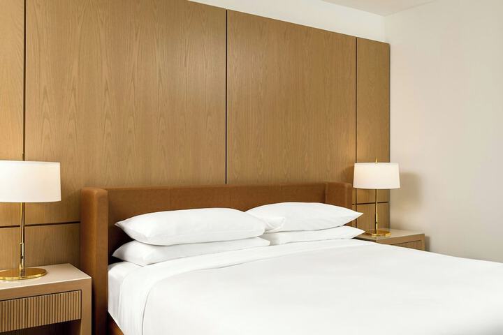 Room 6 of 79
