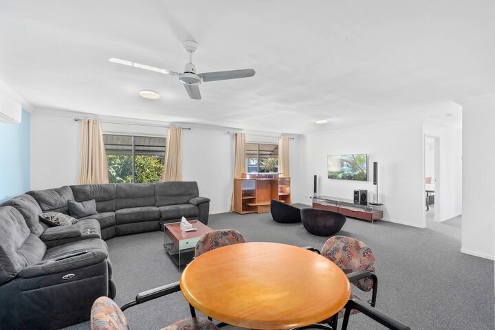 Room 3 of 38